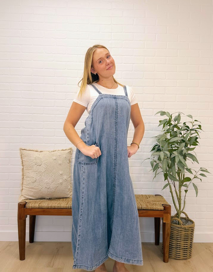 Sleeveless Two Pocket Denim Dress