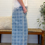 Frayed Detail Plaid Wide Leg Jeans With Dual Pockets