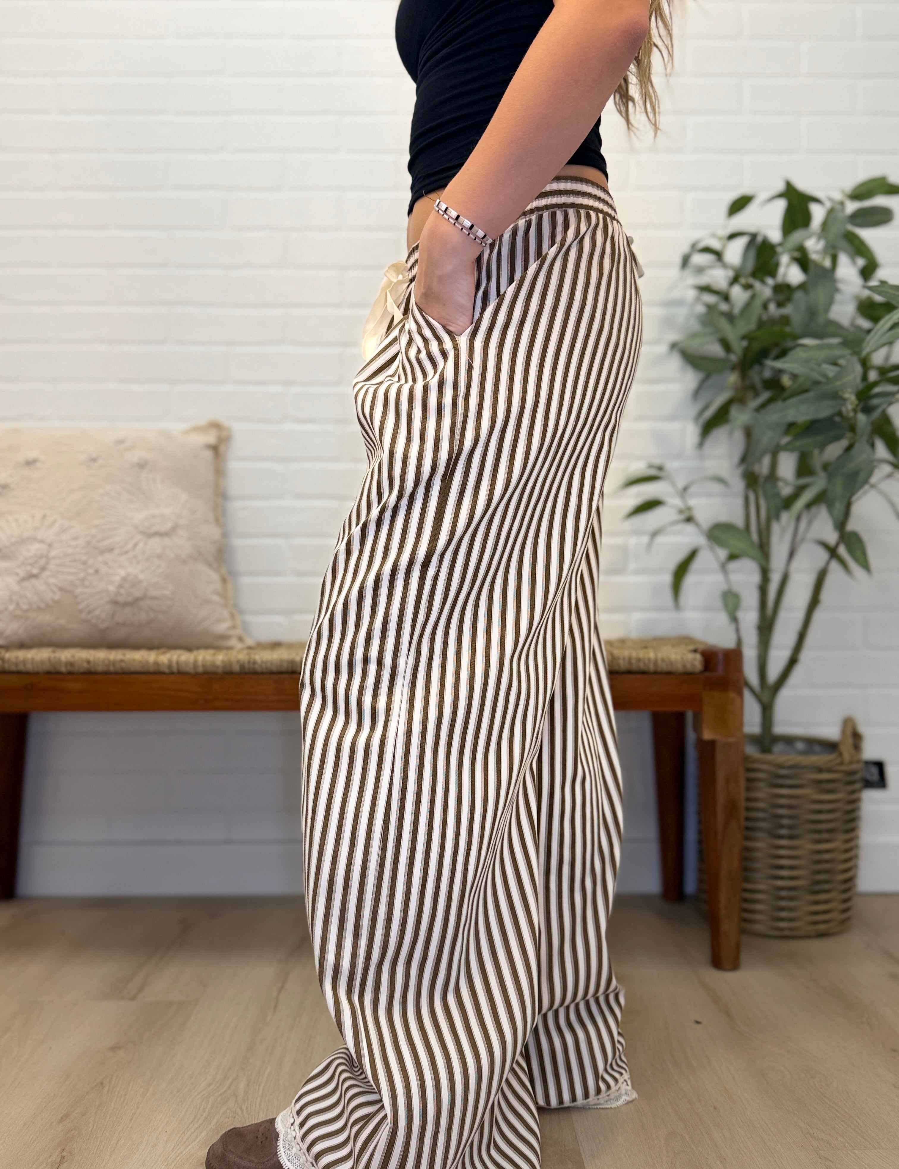 Twiill Stripe Banding Waist Lace Trim Hem Pants